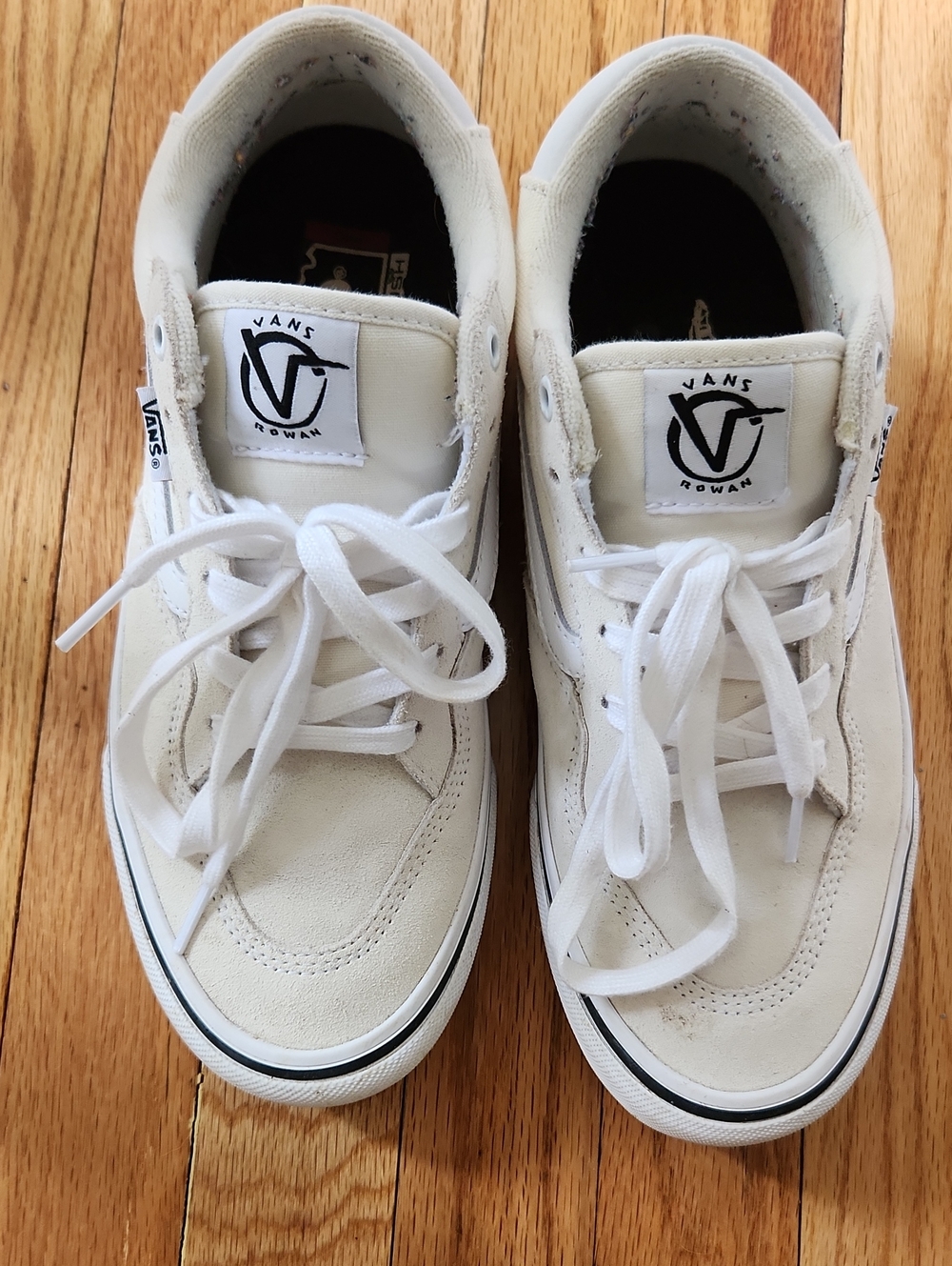 Vans White Suede Low-top Skate Shoes Men's Size 8.5 / Women's Size 10